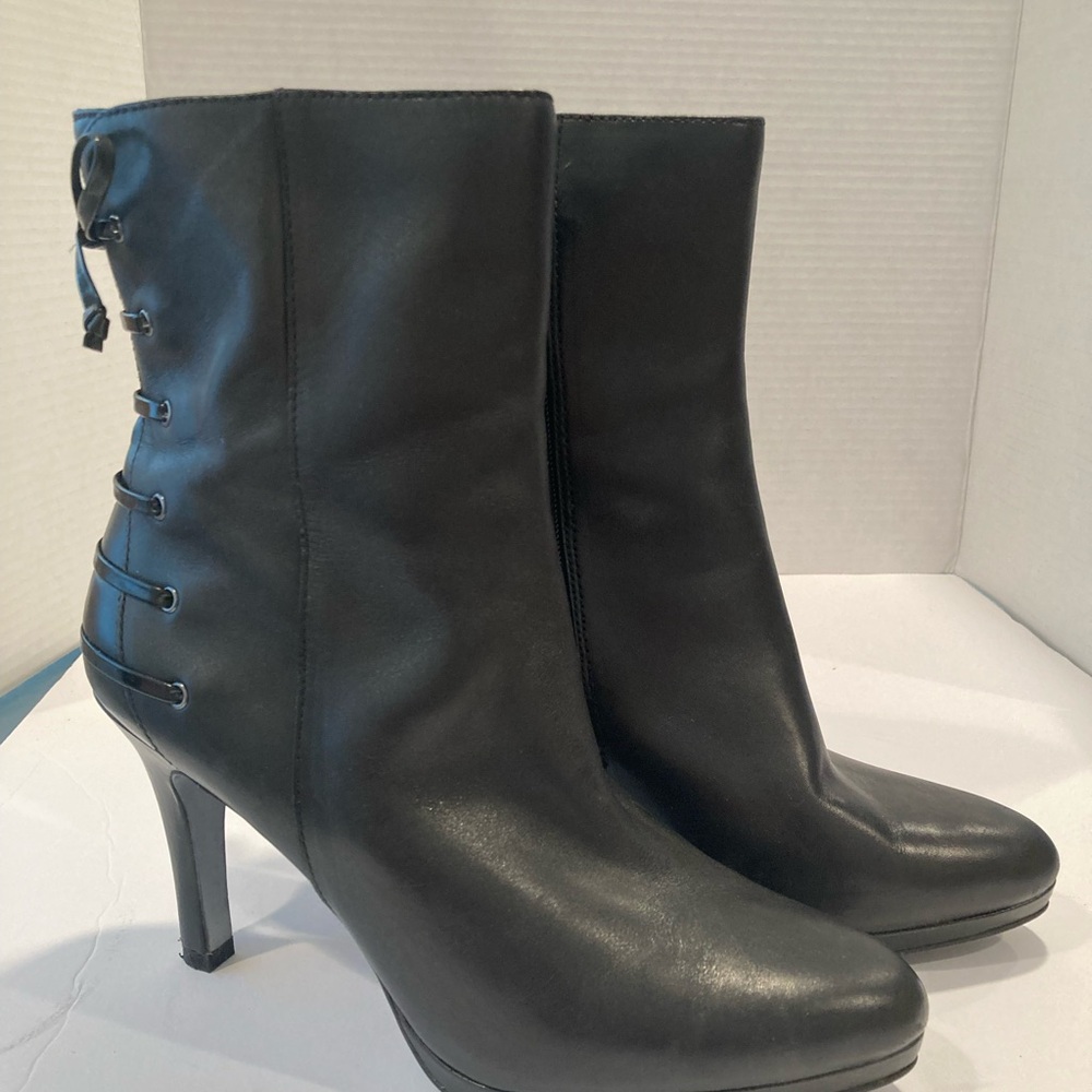 Tahari Black Heeled Boots for Women - EUC